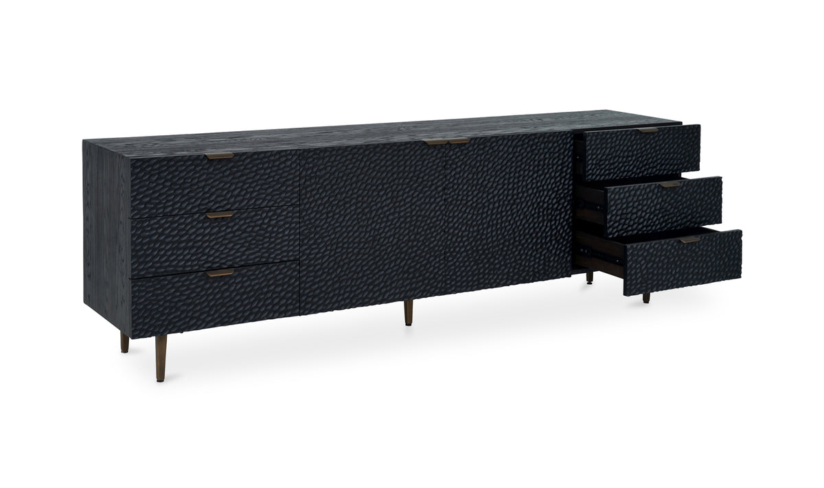 Priya Credenza