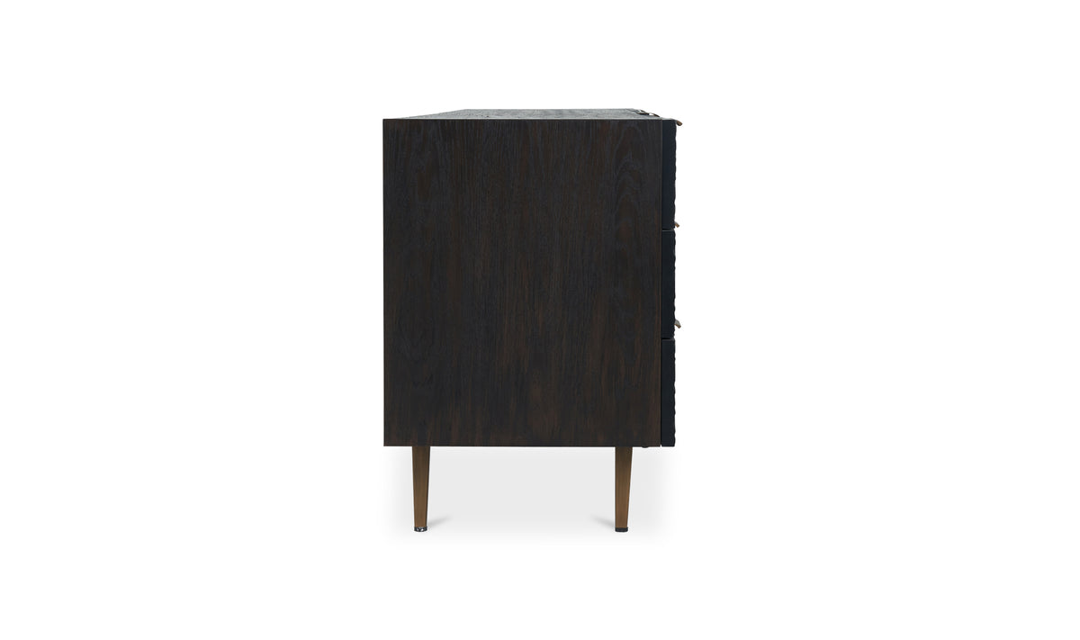 Priya Credenza