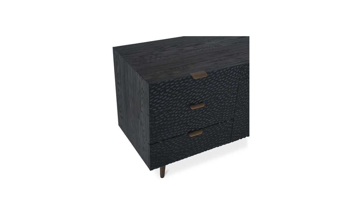 Priya Credenza