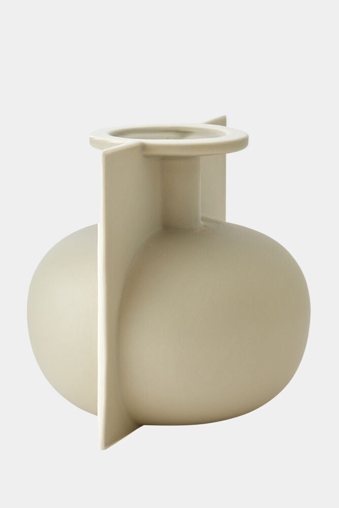 Dantel Vase