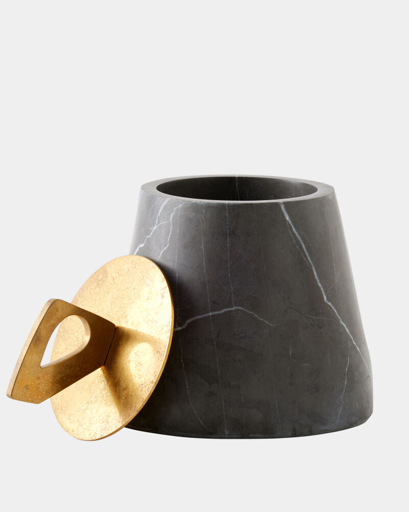 Josep Lidded Pot