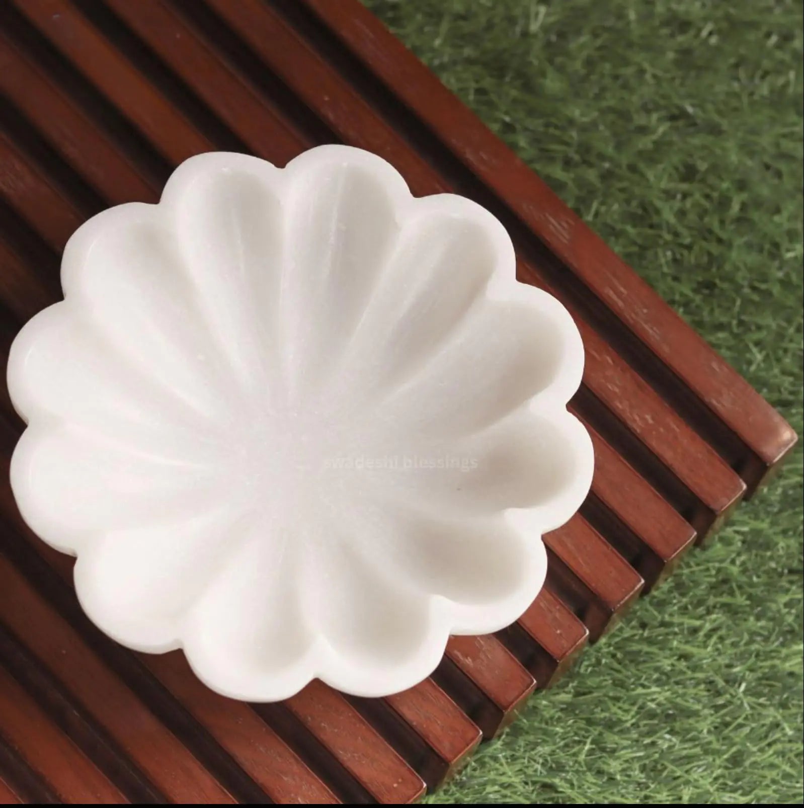 Kehlani Marble Ruffle Bowl